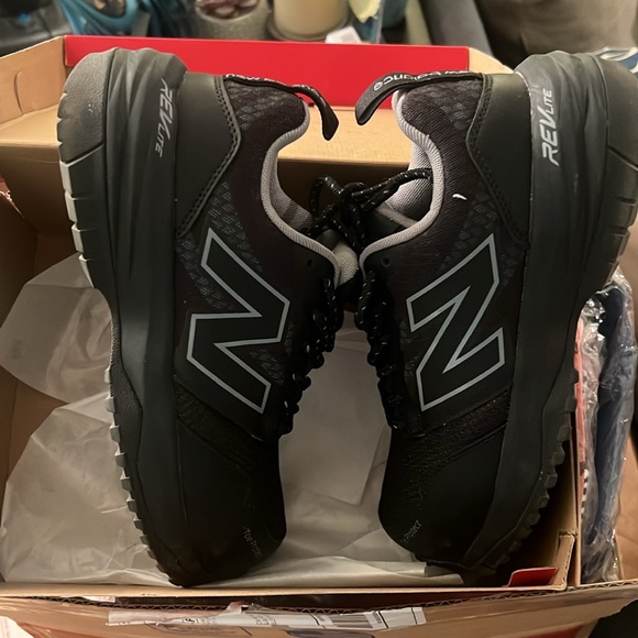 Women's New Balance Composite Toe Work Shoe , size 6. Wide Black/gray. EUC - Picture 5 of 8